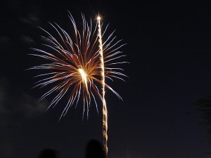 fireworks-143318_640