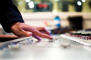 mixing-desk-351478_640