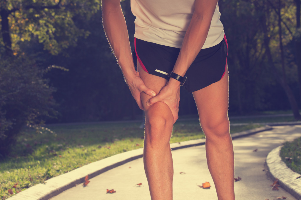 Injured Knee and using marijuana for pain management