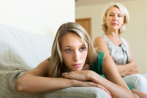 Daughter and mother fighting