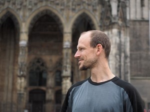 profile-700073_640