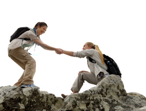 Hiker-woman-helps-her-friend